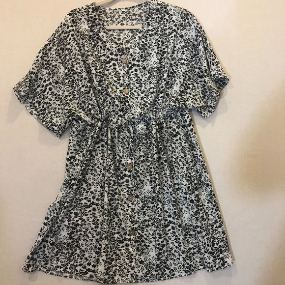Women's Dress White with Black Floral Print Size Large New - Picture 5 of 7